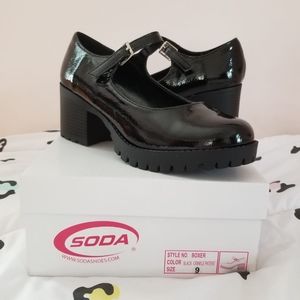 MaryJanes Black Patent Crinkle